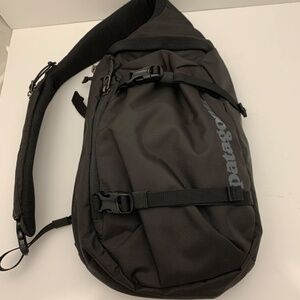 NWOT Patagonia 8L Atom Sling Cross-Sling Daypack Black Unisex QUICK SHIP!